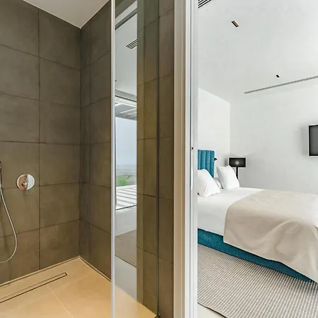 Aquastar Вилла Адехе